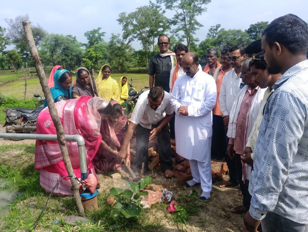 जिला पंचायत अध्यक्ष किरण वैष्णव ने सुशासन तिहार के दौरान किया वादा एक माह में हुआ पूरा