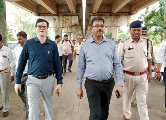 फ्लाई ओव्हर के नीचे आज भी चली अतिक्रमण हटाने की कार्यवाही