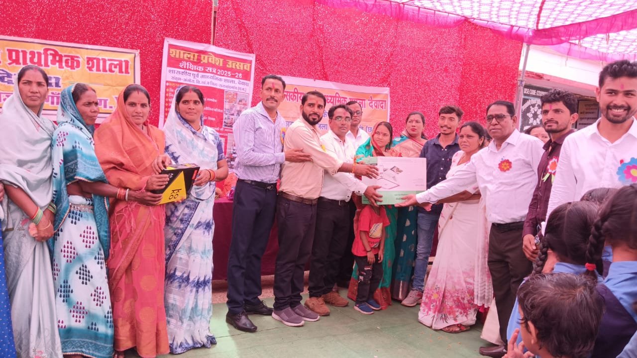 शिक्षा ही समाज और व्यक्ति के विकास की कुंजी है*