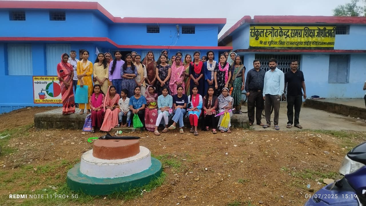 जोशीलमती मे युवतियो एवं महिलाओ ने ब्यूटीपार्लर, सिलाई, कढ़ाई के लिए 27 ने कराया पंजीयन