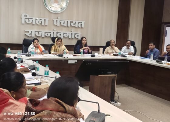 जिला पंचायत अध्यक्ष किरण वैष्णव ने जर्जर सड़क के कार्यों को जल्द से जल्द मरम्मत पूर्ण करने अधिकारियो को किया निर्देशित