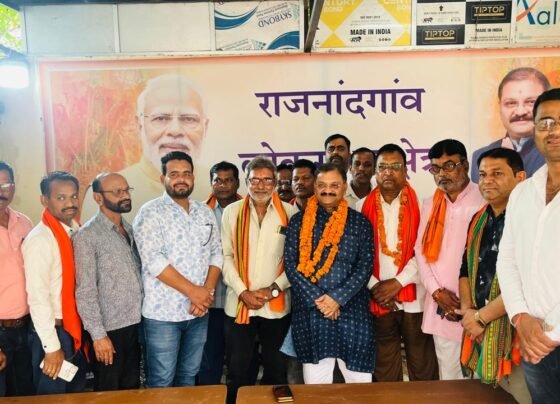 सांसद संतोष पांडे से नवनियुक्त जिला अध्यक्ष दिलीप वर्मा एवं महामंत्री ने सौजन्य मुलाकात किया