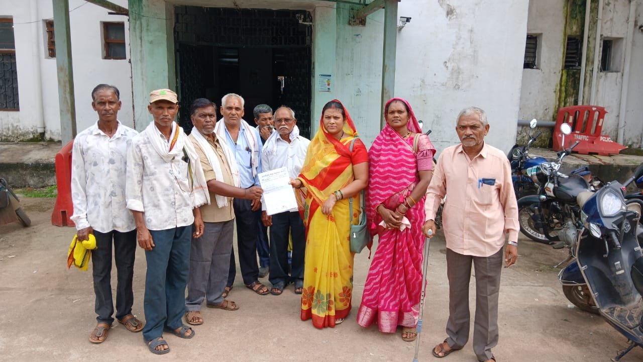 प्रधानमंत्री फसल बीमा की राशि के लिए बार-बार चक्कर लगा रहे हैं छुरिया क्षेत्र के किसान