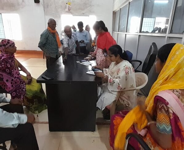 फ्लाई ओव्हर के नीचे आज भी चली अतिक्रमण हटाने की कार्यवाही