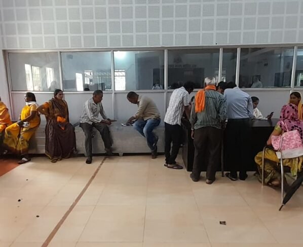 फ्लाई ओव्हर के नीचे आज भी चली अतिक्रमण हटाने की कार्यवाही