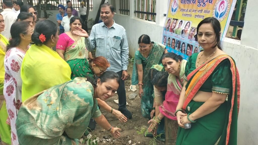दिल्ली दरवाजा के पास निर्मित प्रथम तल की 2 दुकानोे की नीलामी से निगम को 62 लाख 12 हजार रूपये की आय